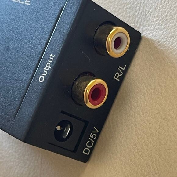 Monoprice Digital Coax & Optical Toslink to R/L Stereo Audio Converter - Picture 2 of 4